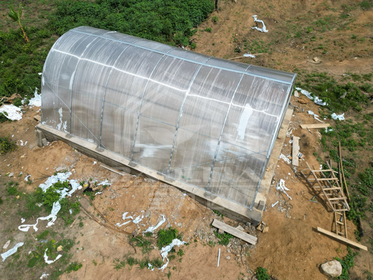 Rumah kaca pengeringan hemat energi dengan ventilasi untuk pengeringan sayuran dan ramuan yang terkontrol