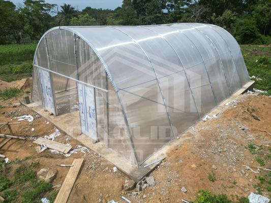 Rumah kaca pengeringan papan PC tahan lama dengan ventilasi canggih untuk pengeringan herbal dengan hasil tinggi